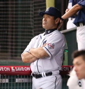 2016y07m27d_121231367