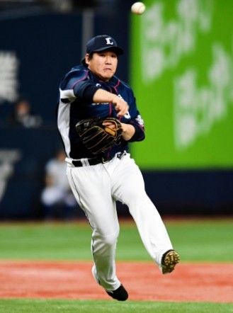 2017y04m27d_235003298