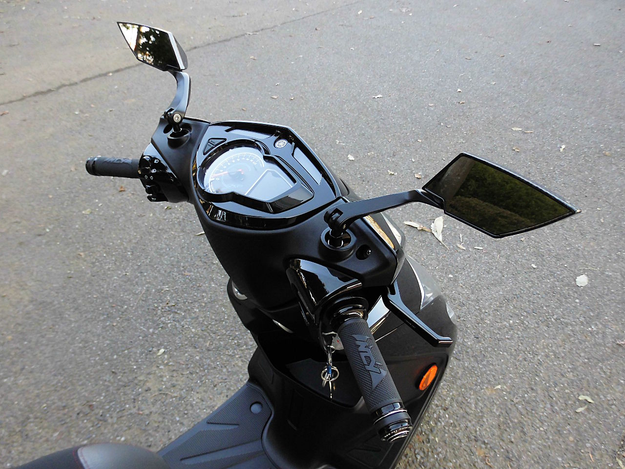 Meliore 汎用 ヤマハ ミラー マジェスティs 台湾 Bw S すり抜け Mm Jogz カーボン調 M8 グランドアクシス ショート シグナスx ネジ ブラック 正逆 ジョグzr Meliore 汎用 ヤマハ ミラー マジェスティs 台湾 Bw S すり抜け Mm Jogz カーボン調 M8 グランドアクシス ショート シグナスx ネジ ブラック 正逆 ジョグzr