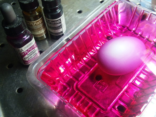 卵の殻に色をつけるよ 自適遊戯 抄