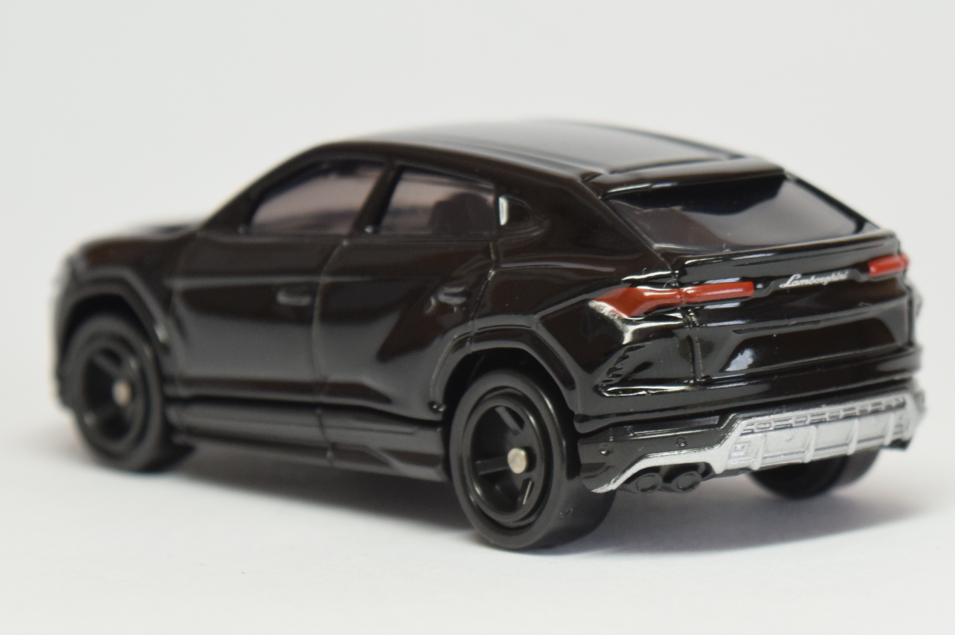 №16 ランボルギーニ ウルス (初回 タカラトミー No.16 ランボルギーニ