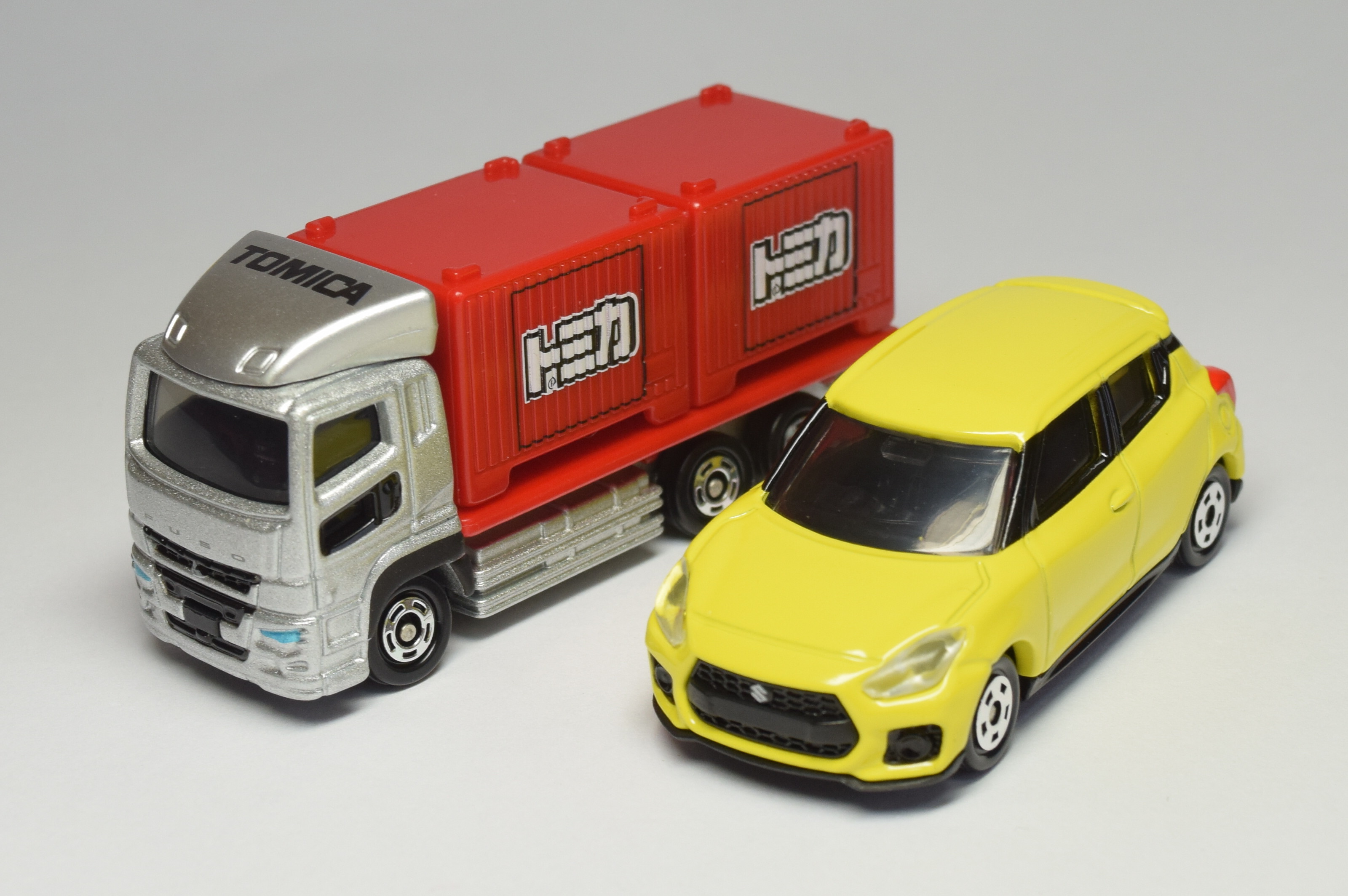 トミカ 2018年7月の新車 No.85 三菱ふそうスーパーグレート : トミカ研究隊