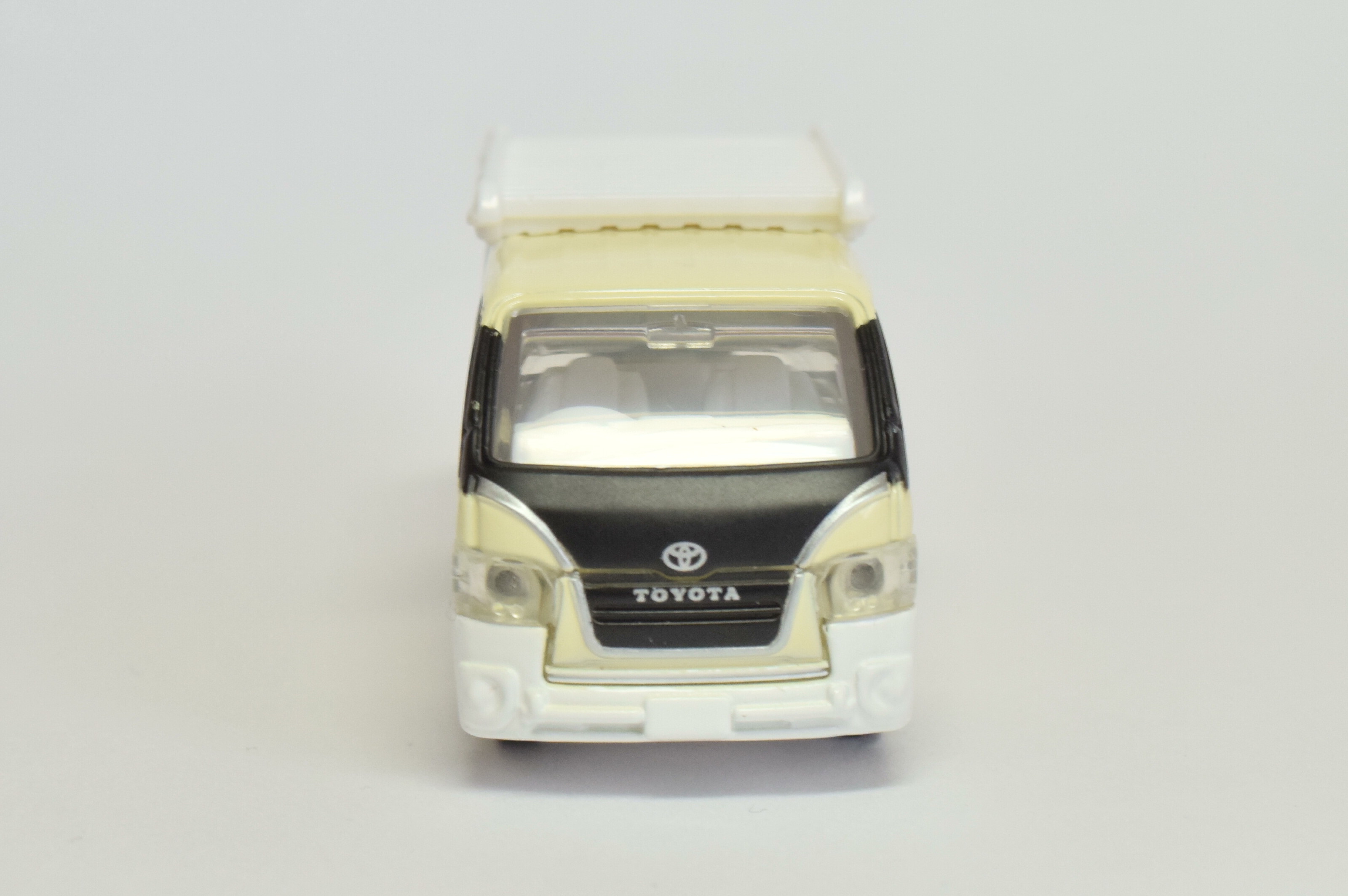 トミカ19年3月の新車 No 113トヨタ ハイエース 初回 レビュー トミカ研究隊