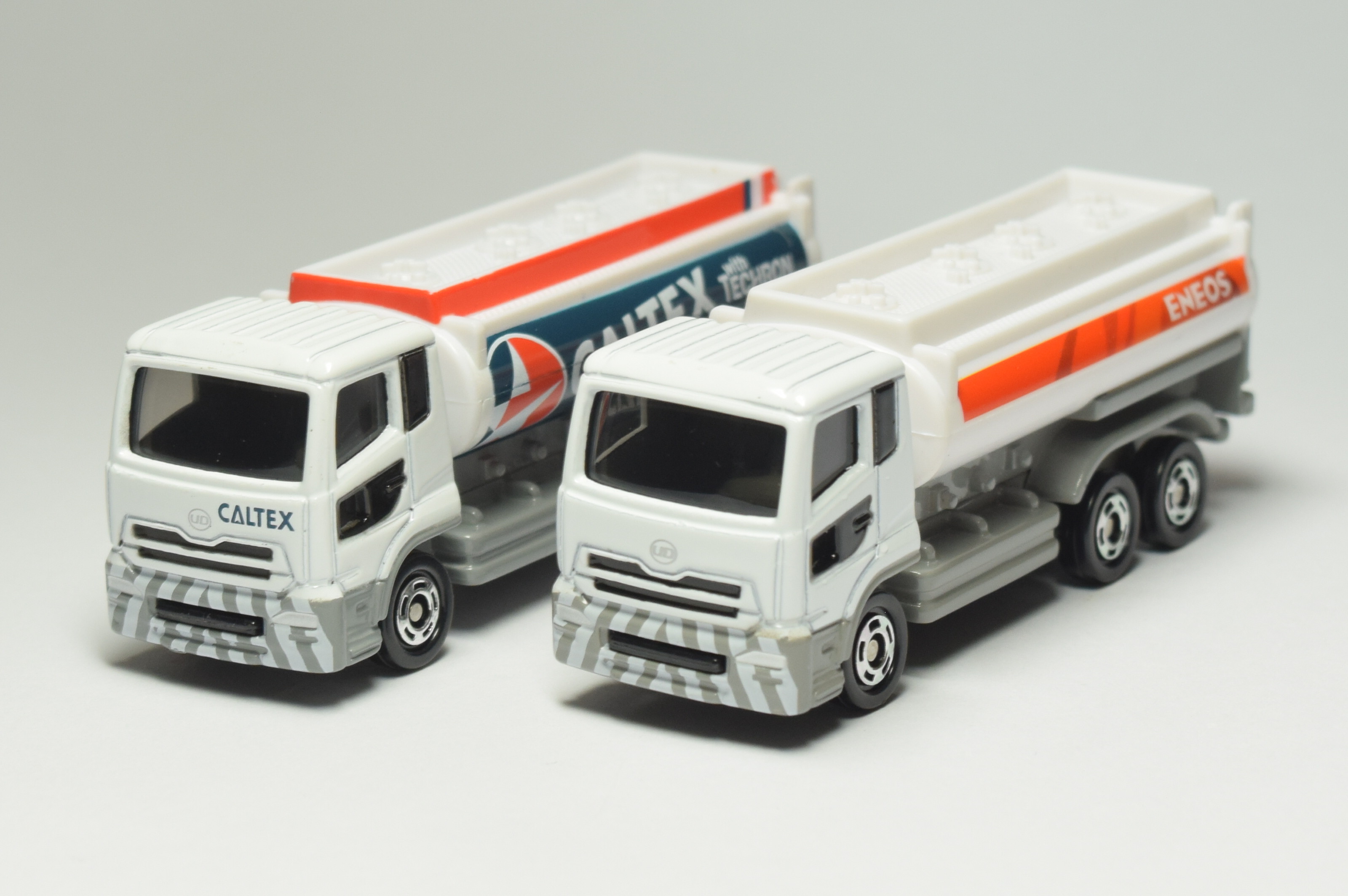 トミカ 香港限定 UDトラックス クオン CALTEX タンクローリー