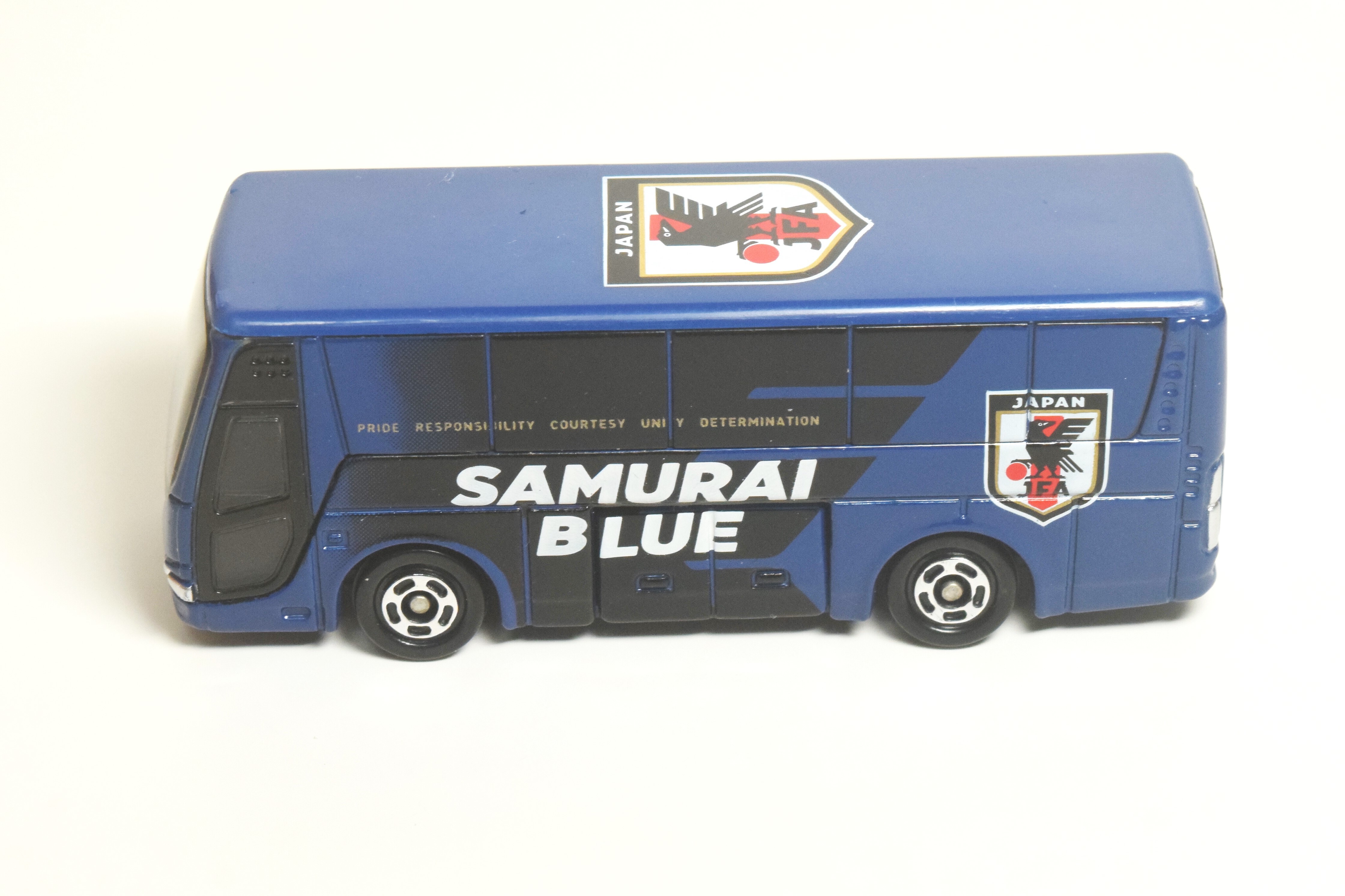 トミカ SAMURAI BLUE サッカー日本代表オフィシャルチームバス タカラトミー サッカー日本代表オフィシャルチームバス JFA's