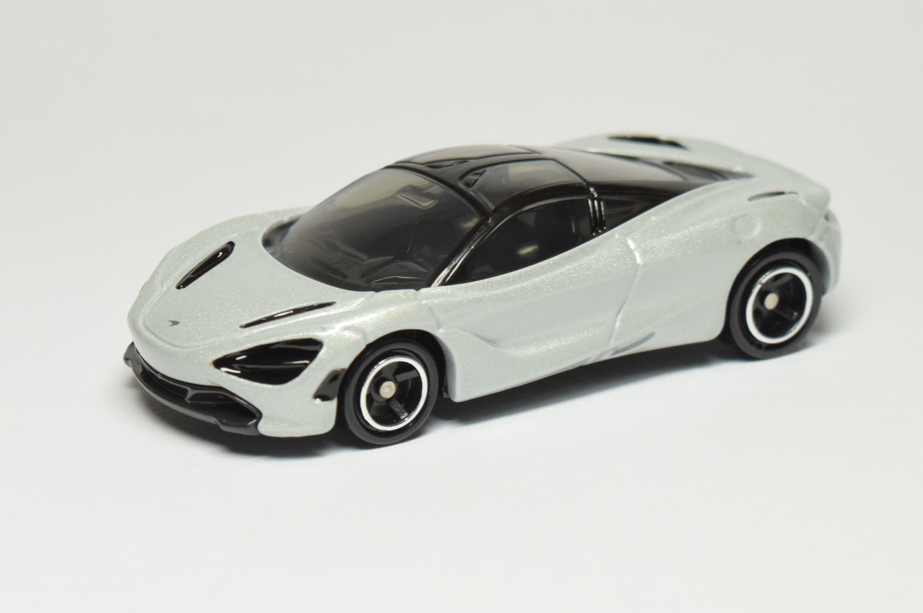 トミカ 2018年12月の新車 No.57 マクラーレン 720S レビュー : トミカ