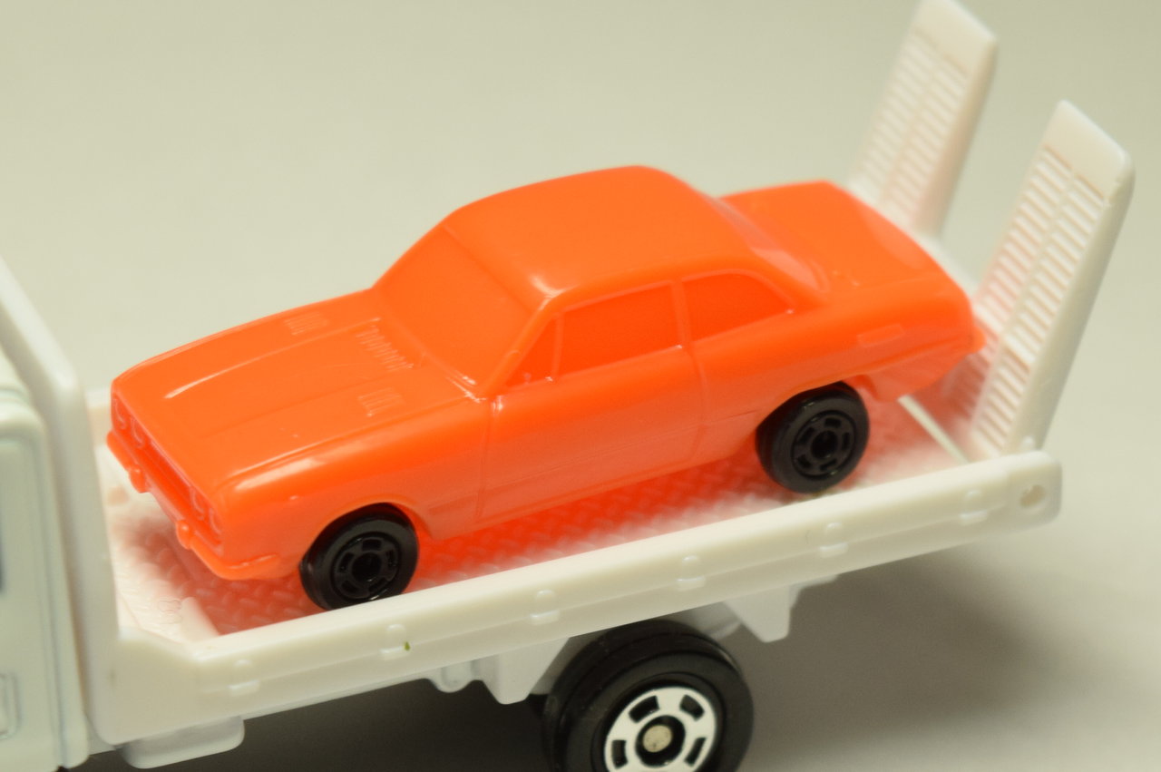 トミカ 2017年3月の新車 No.60 いすゞ エルフ車両運搬車（初回仕様