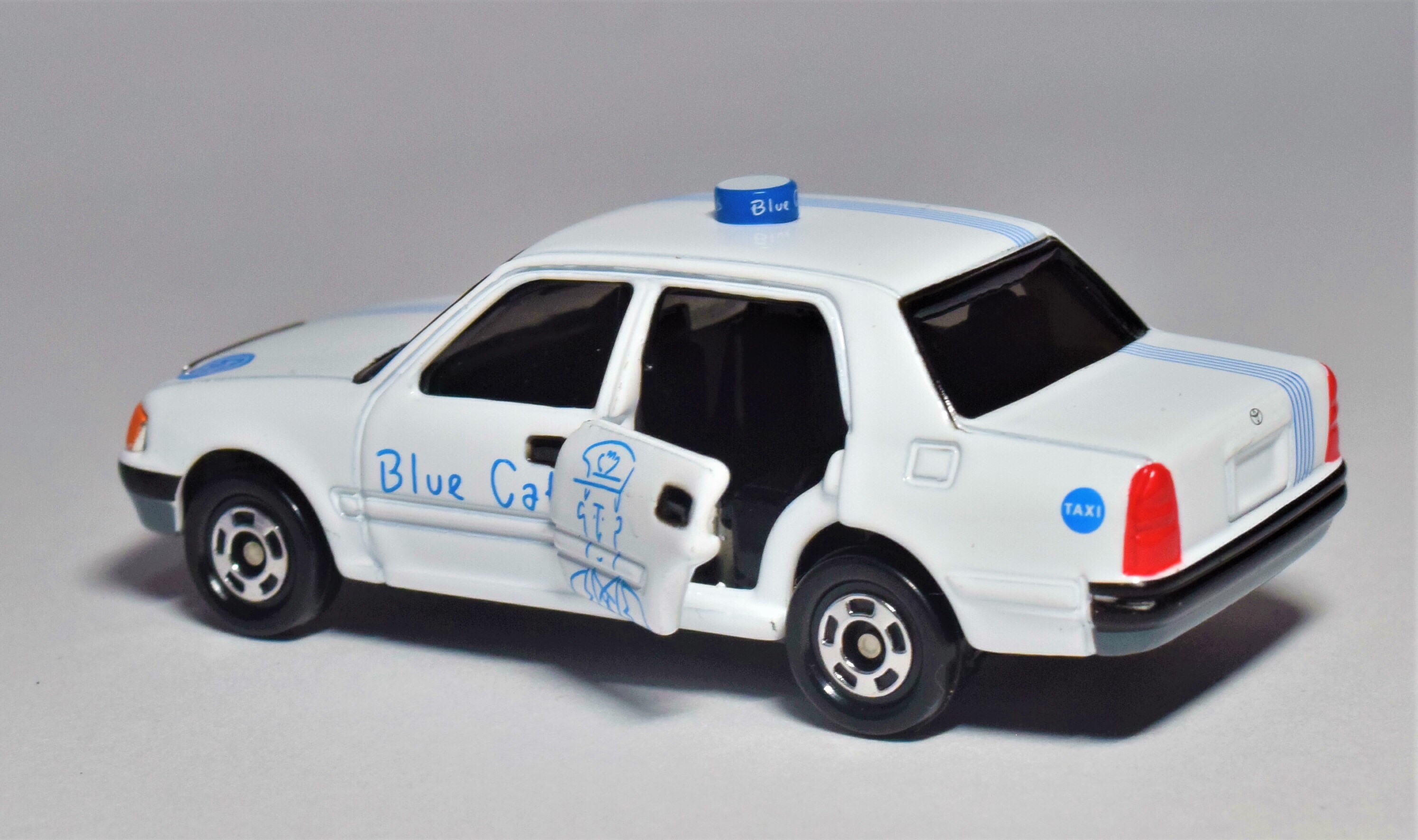 トミカ紹介】佐世保タクシー株式会社特注 BlueCab トヨタ