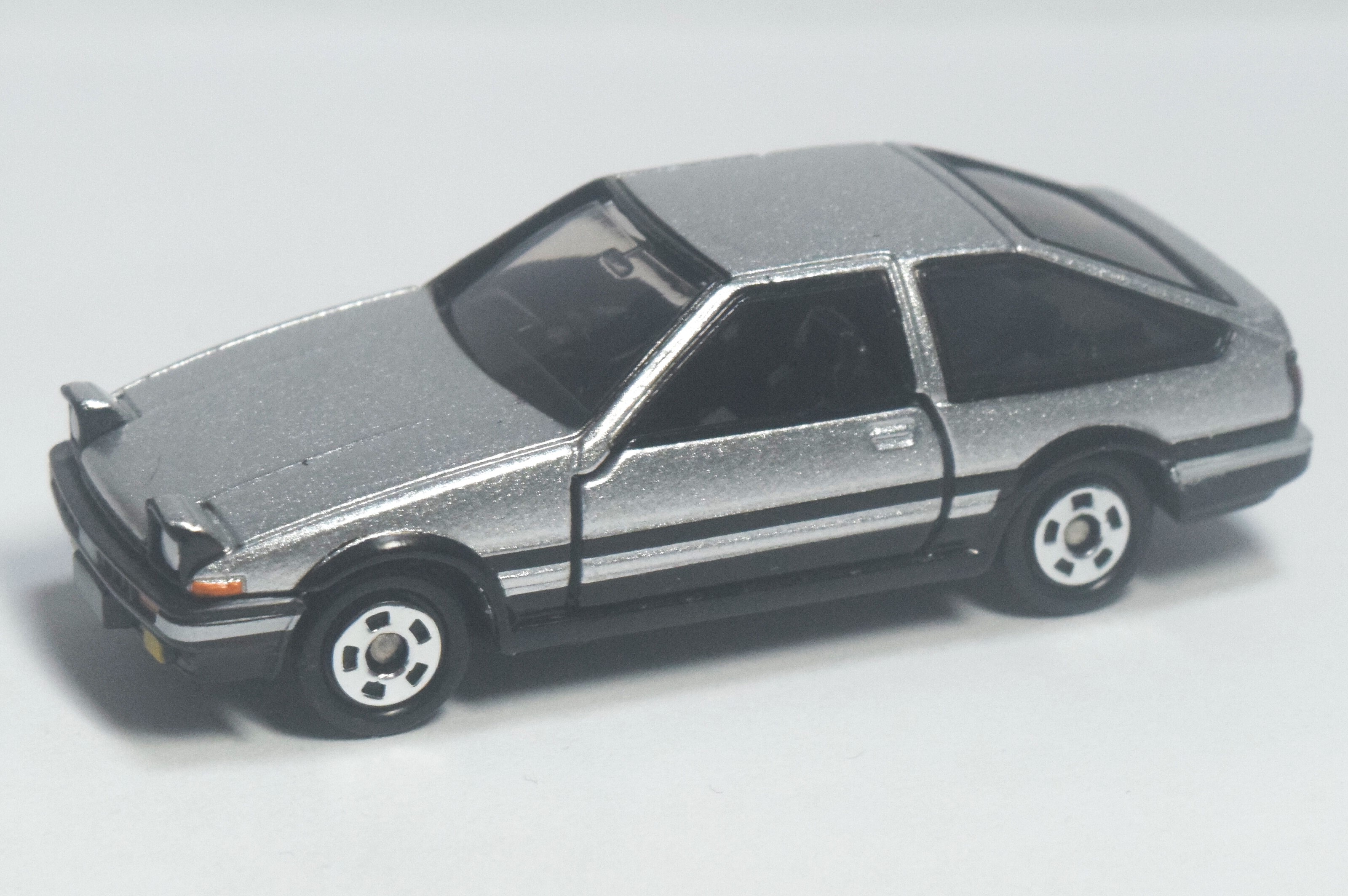 お値段に納得の仕上がりと完成度!【トミカ紹介】トミカ歴代名車 お値段に納得の仕上がりと完成度!【トミカ紹介】トミカ歴代名車