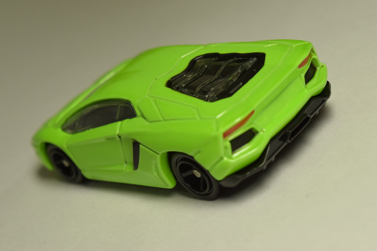 トミカ　スポーツカーのセット 91HM+Ao8v5L._UF350,350_QL50_.jpg