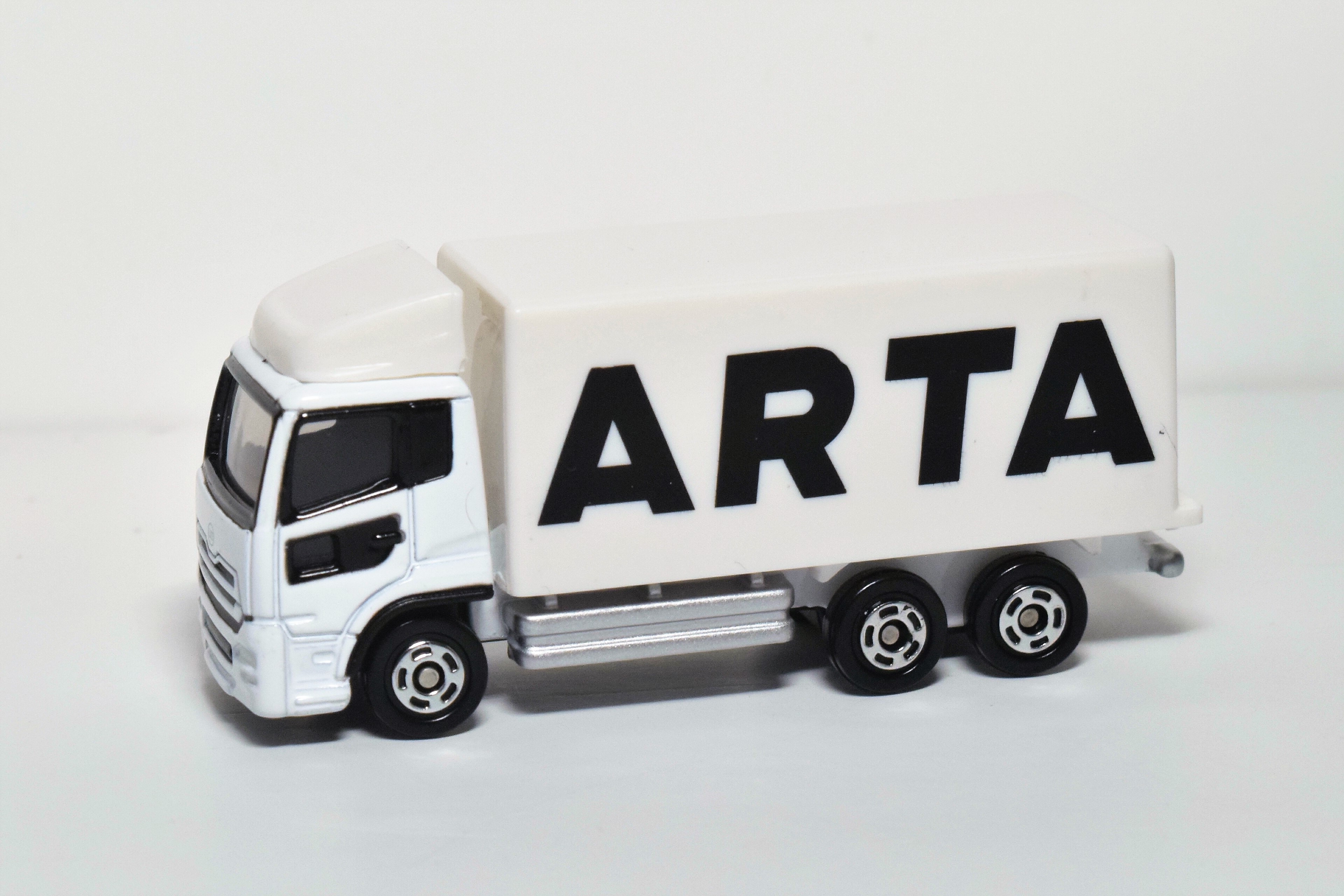 トミカ紹介】TCNオリジナル AUTOBACS RACING TEAM AGURI TRUCK トミカ紹介】TCNオリジナル AUTOBACS RACING TEAM AGURI TRUCK