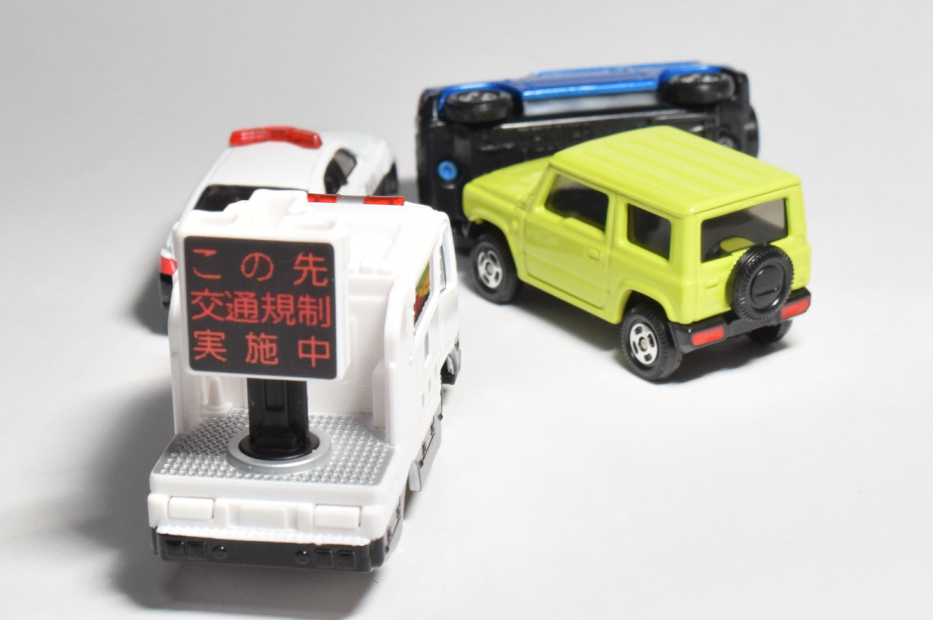 トミカ2019年4月の新車 No.28 いすゞ サインカー レビュー : トミカ研究隊