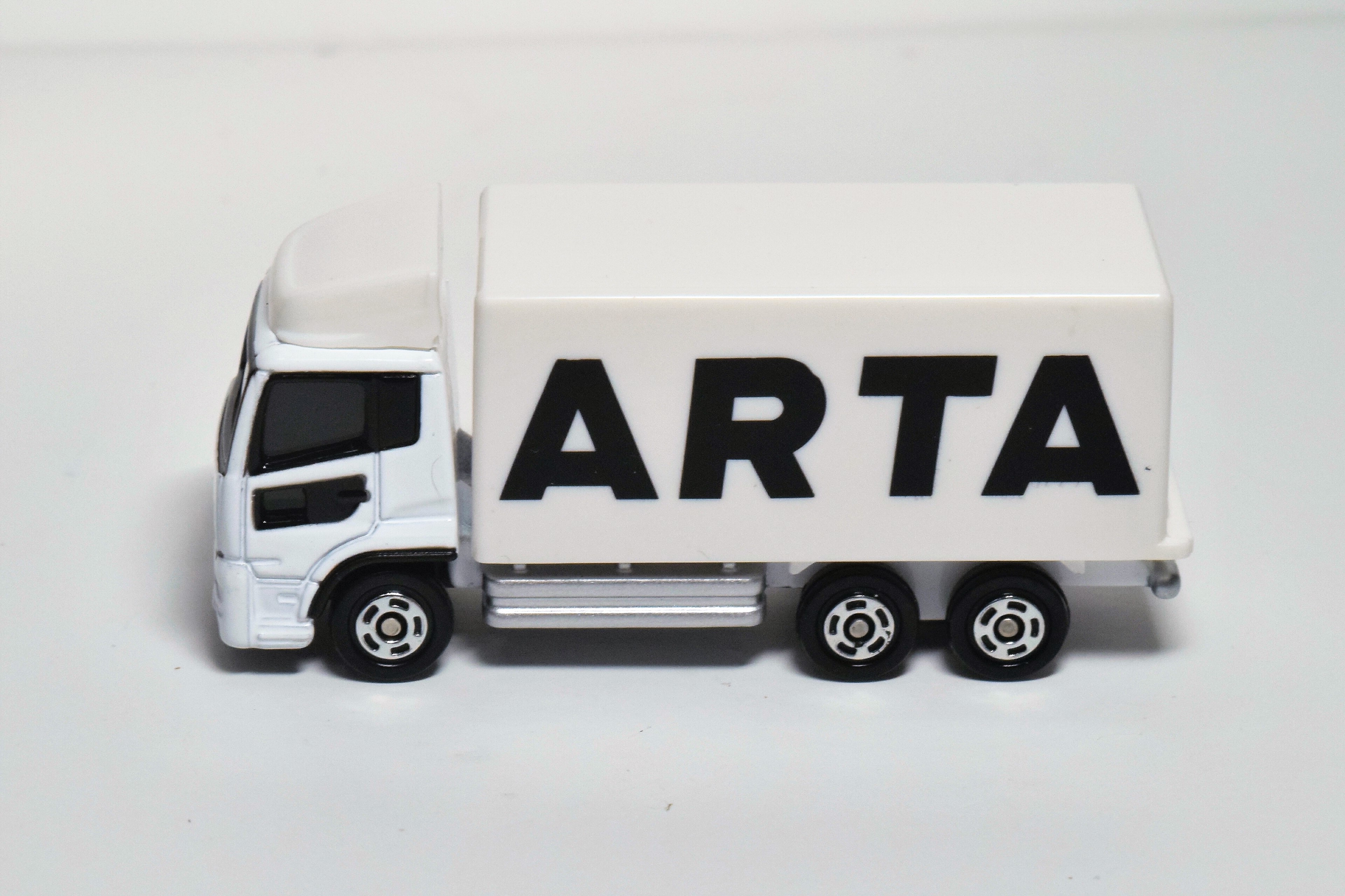 トミカ紹介】TCNオリジナル AUTOBACS RACING TEAM AGURI TRUCK