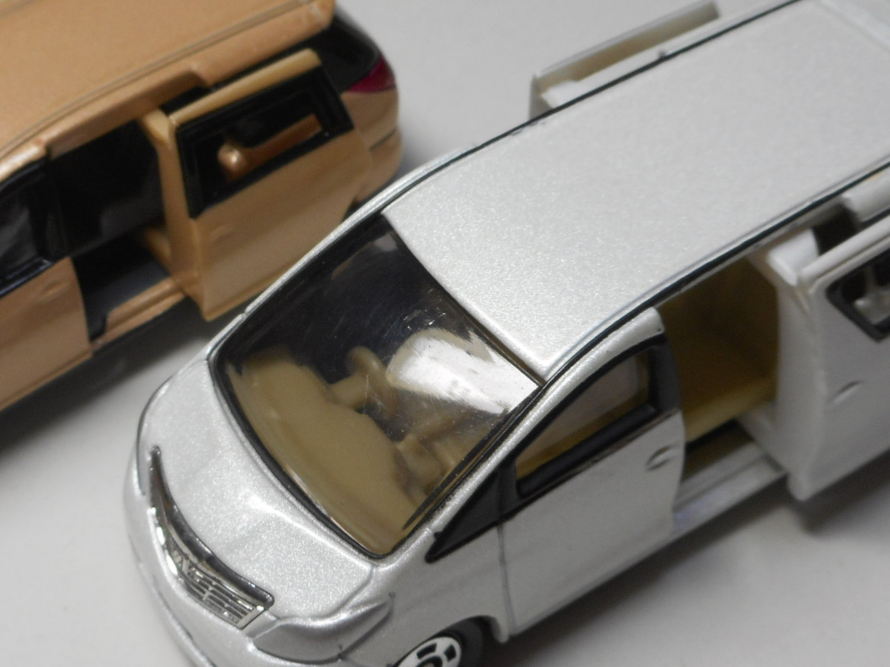 トミカ スライドドア開閉の歴史 後編 : トミカ研究隊