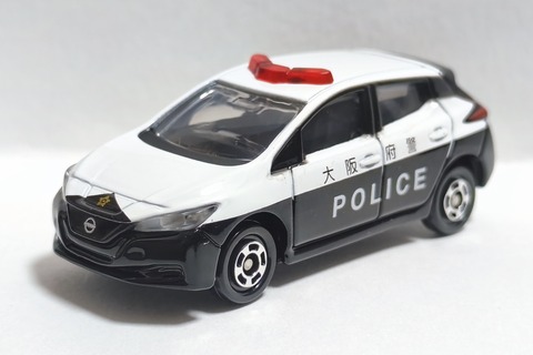 入手難易度が高いのが惜しい！【トミカ紹介】日産 リーフ 大阪府警察