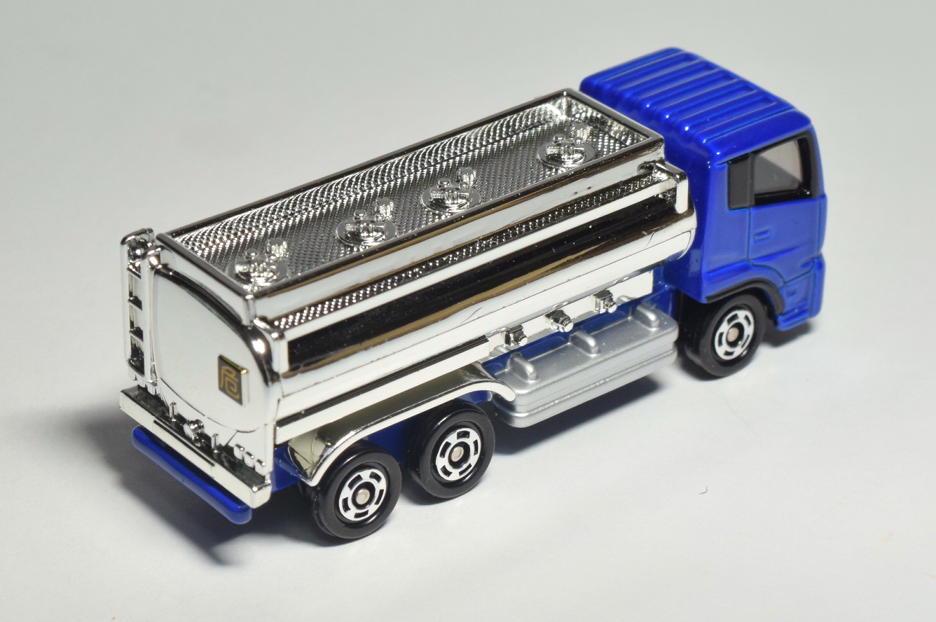 トミカ紹介】トミカ標識セット ②UDトラックス クオン : トミカ研究隊