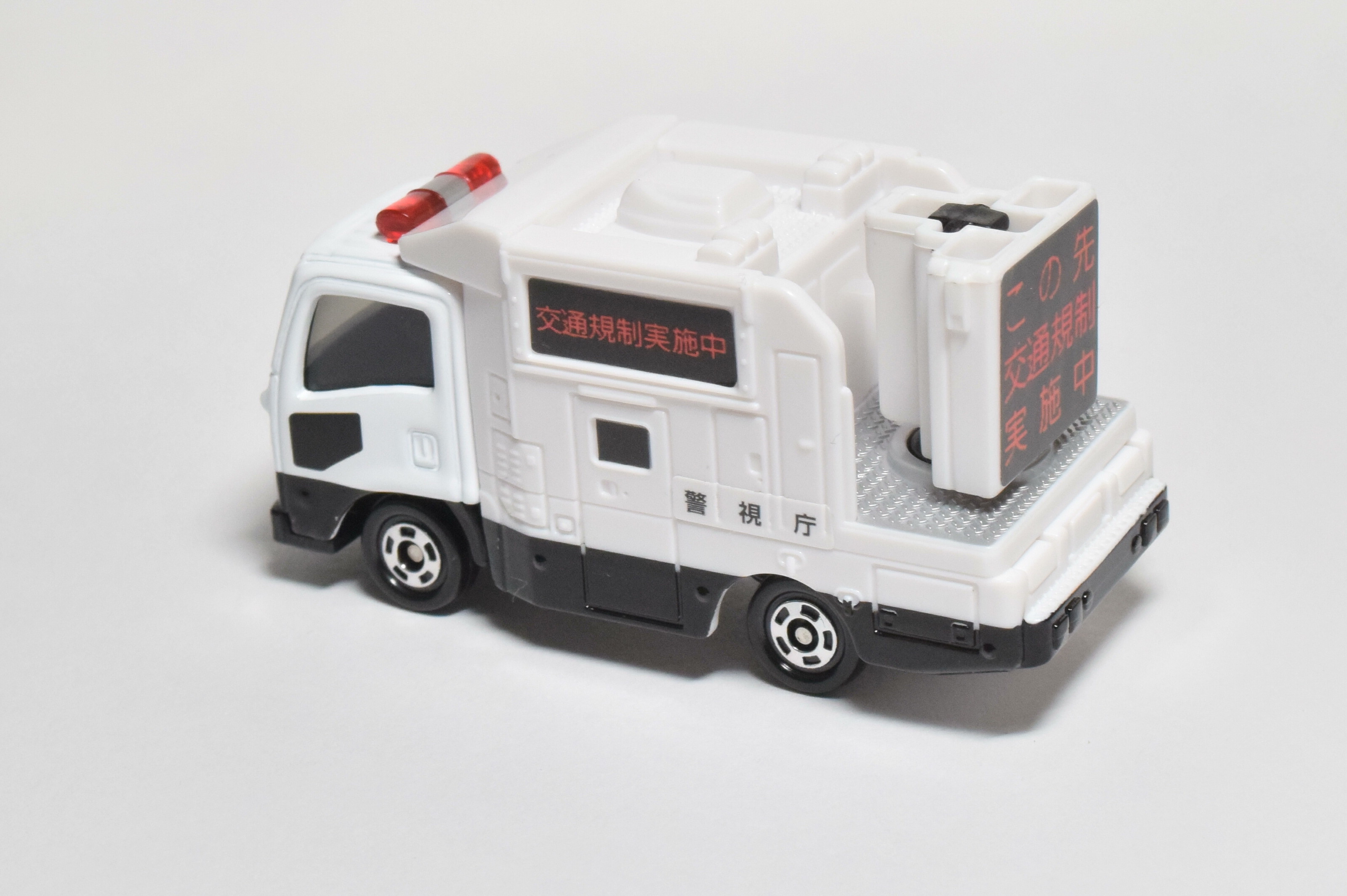 トミカ2019年4月の新車 No.28 いすゞ サインカー レビュー