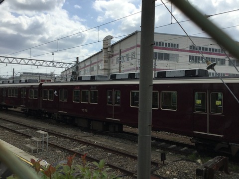 B69B600C-FF22-404A-B81C-BBB6CAB3BA75