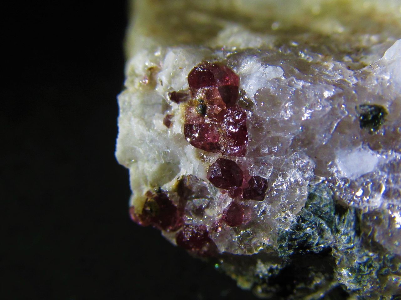 我が家の鉱物シリーズ No.130『三河地域の柘榴石』 : うらしーの適当日記