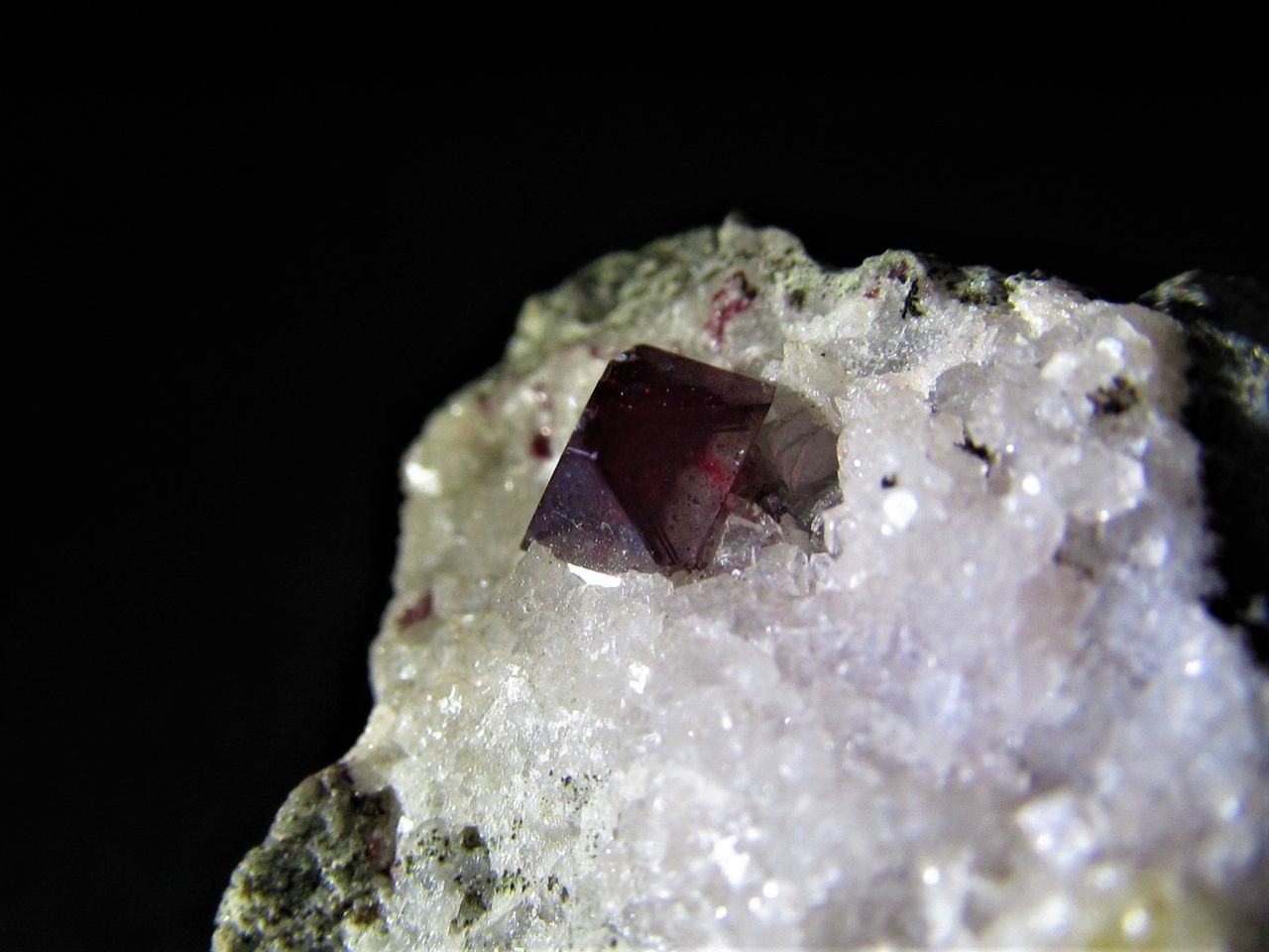 我が家の鉱物シリーズ No.140『赤銅鉱』 : うらしーの適当日記