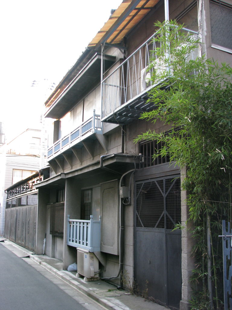 墨田区玉の井 赤線地帯跡のカフェー建築 散歩と旅ときどき温泉