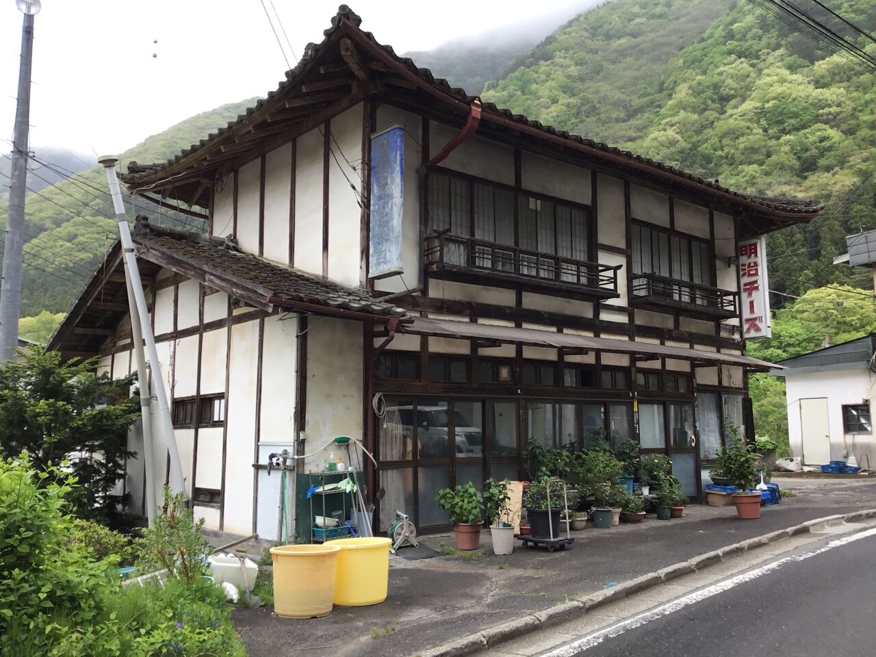 群馬県老神温泉 寂れた温泉街の廃墟群 散歩と旅ときどき温泉
