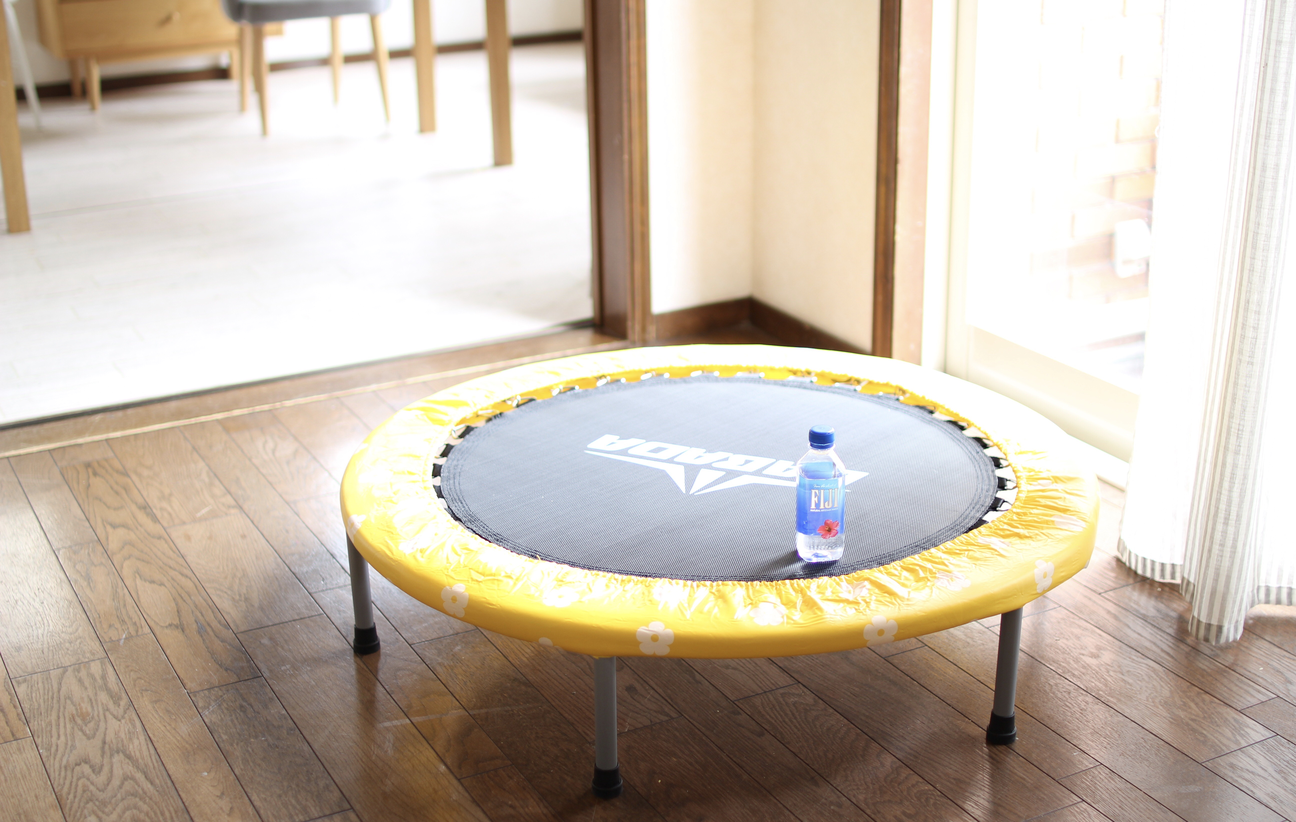 ラクに体を動かせる 折りたたみも可能 楽しく続けられる 室内運動器具 うらうらな日々 ラクに体を動かせる 折りたたみも可能 楽しく続けられる 室内運動器具 うらうらな日々