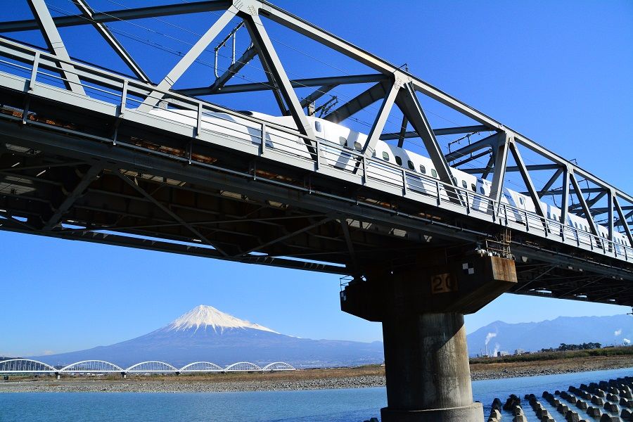 富士川橋梁を走る新幹線 うらさんの写真ブログ