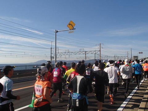 須磨海岸沿いPB250019-3