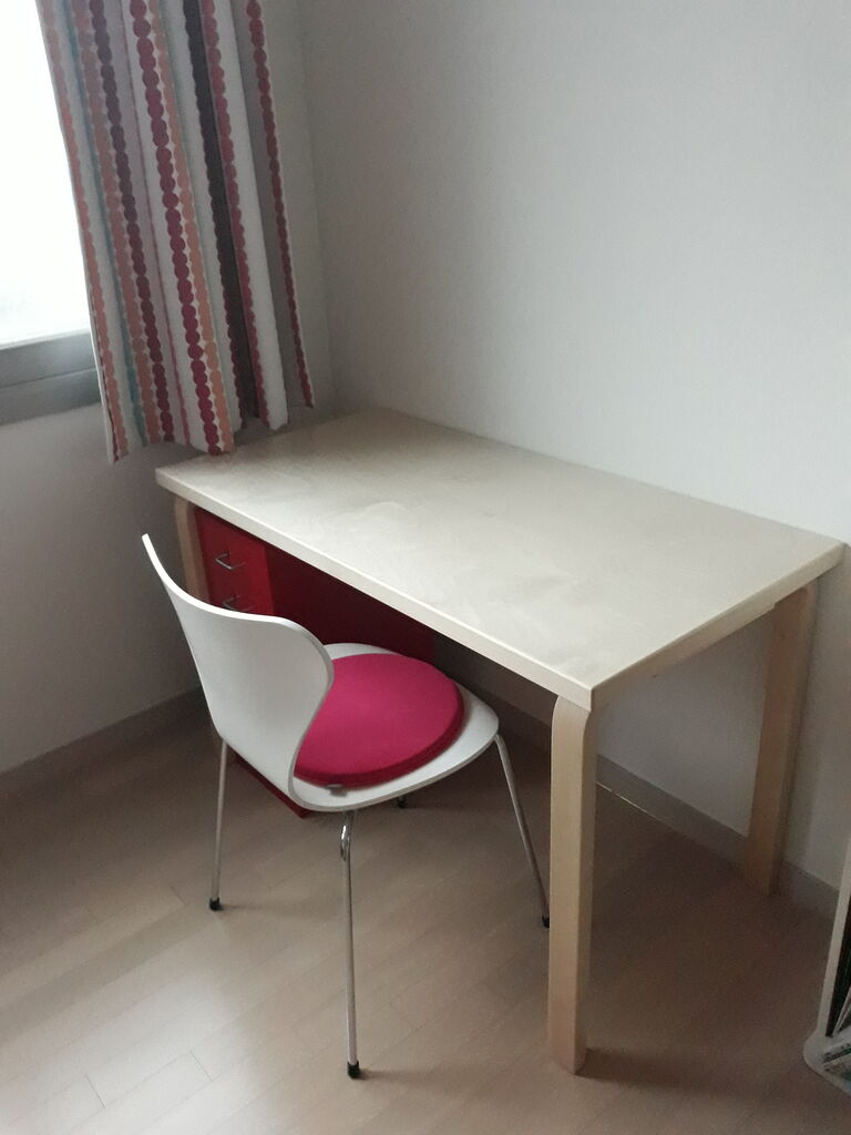 アルテック Artek のテーブルを子供部屋の勉強机に 韓国ウリウリ日記 アルテック Artek のテーブルを子供部屋の勉強机に 韓国ウリウリ日記