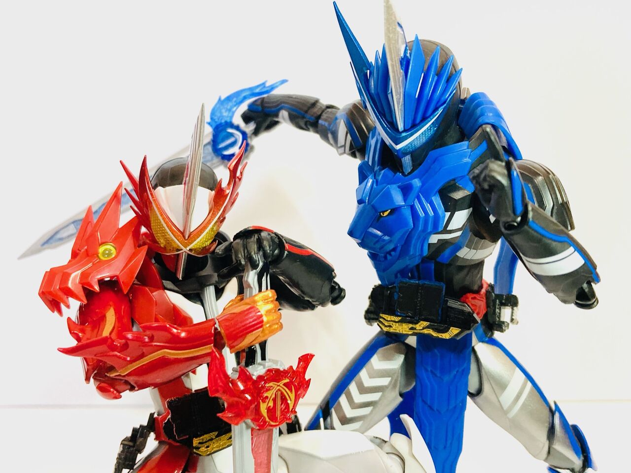 S.H.Figuarts 仮面ライダークロスセイバー + 聖剣10本セット
