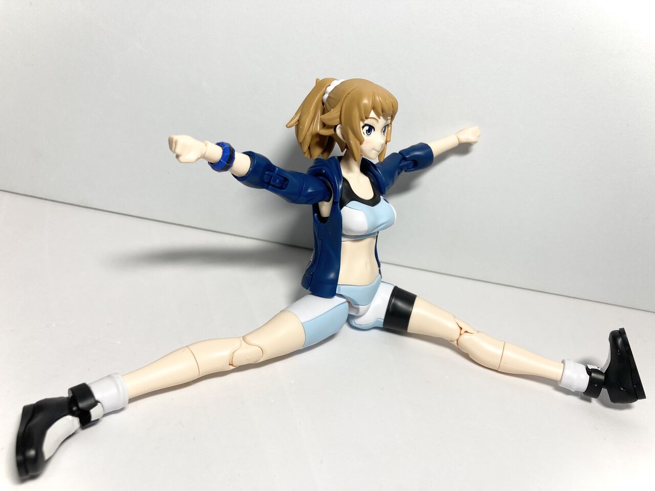 【ガンダムベース限定 】ホシノ・フミナ [ガンダムベースカラー] Amazon | 【ガンダムベース限定 】ホシノ・フミナ [ガンダム