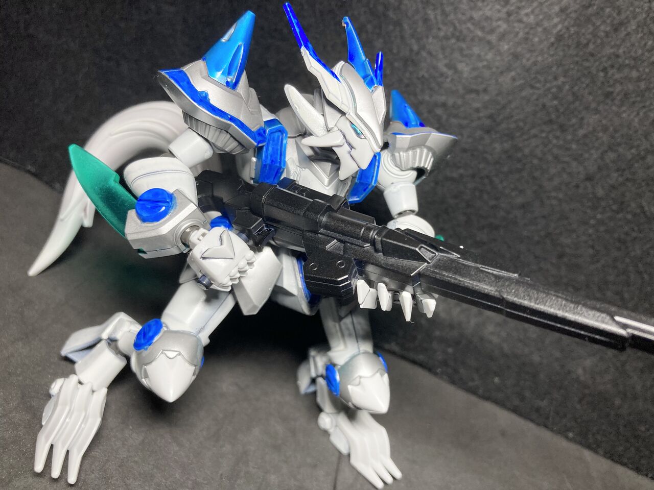オリジナルカラー塗装】LBX白狼フェンリルをゆる〜く紹介！ : 銀