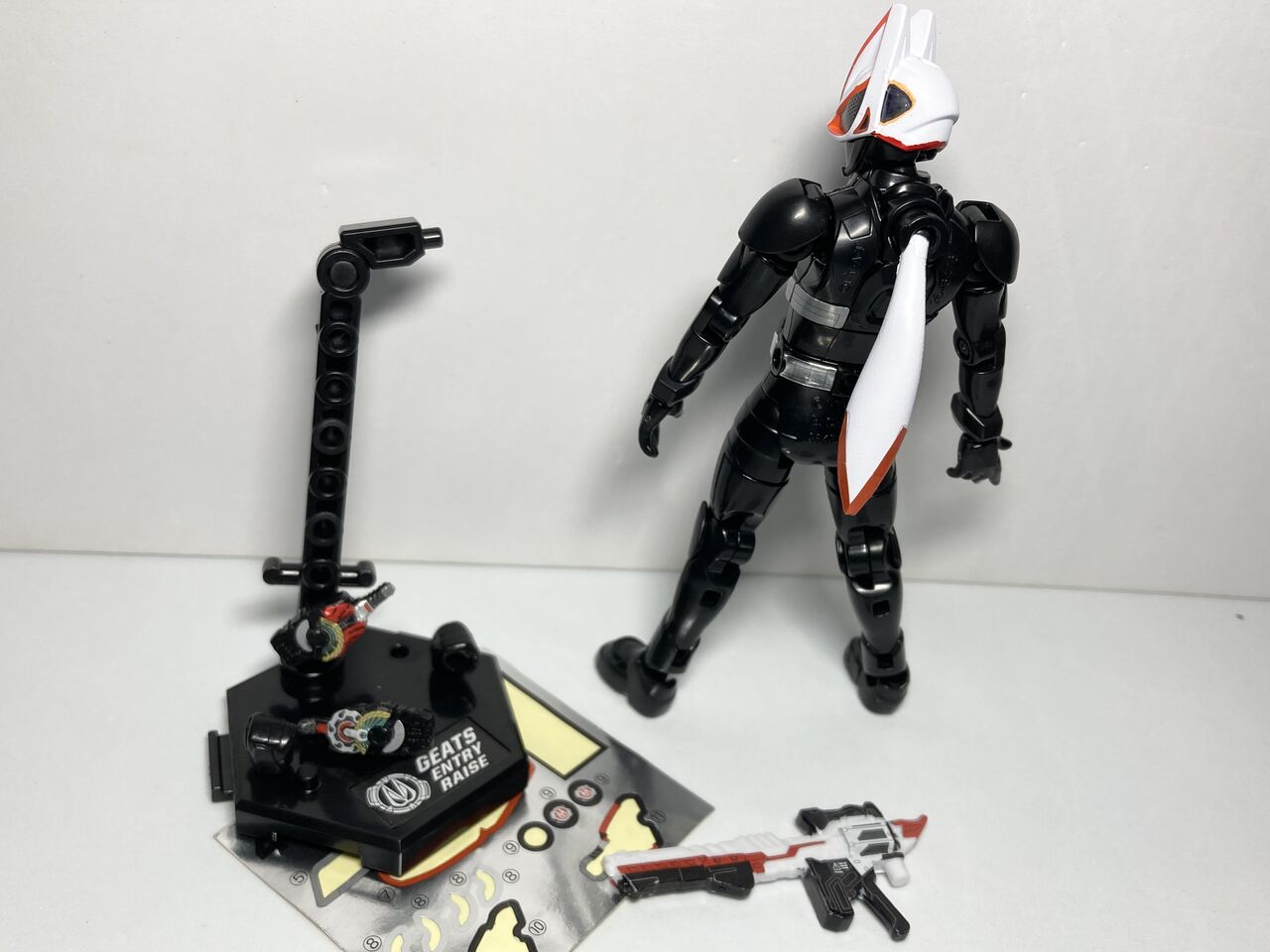 装動 仮面ライダーギーツ ID 1 ＆ 装動 仮面ライダーリバイス