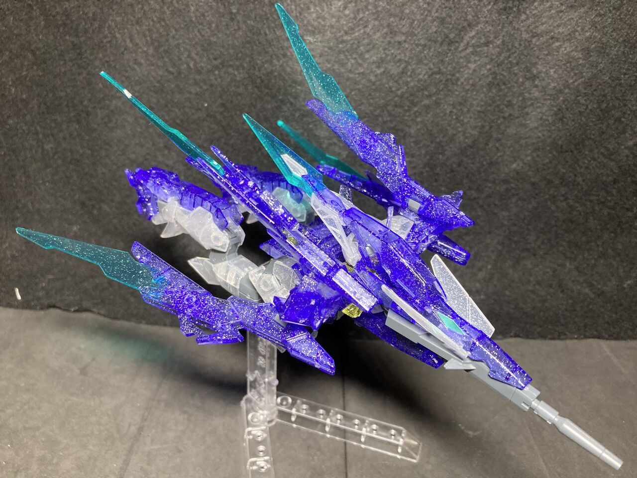 HGBD 1/144 ガンダムAGEII マグナム [ダイブイントゥディメンションクリア] ガンダムビルドダイバーズ mxn26g8 The colorful glittery clear is beautiful!) HGBD Gundam AGE