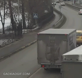 まんさんが事故で吹っ飛ぶgifにハマってしもうた 超常現象 オカルトボックスーキュリアスネットー