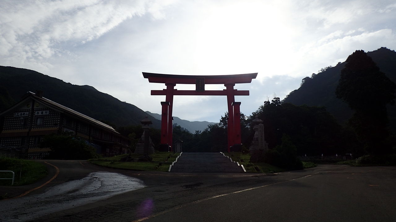 温泉大好きめぐり旅♪♪3 : 湯殿山神社早朝参拝(*^。^*)・出羽三山参り