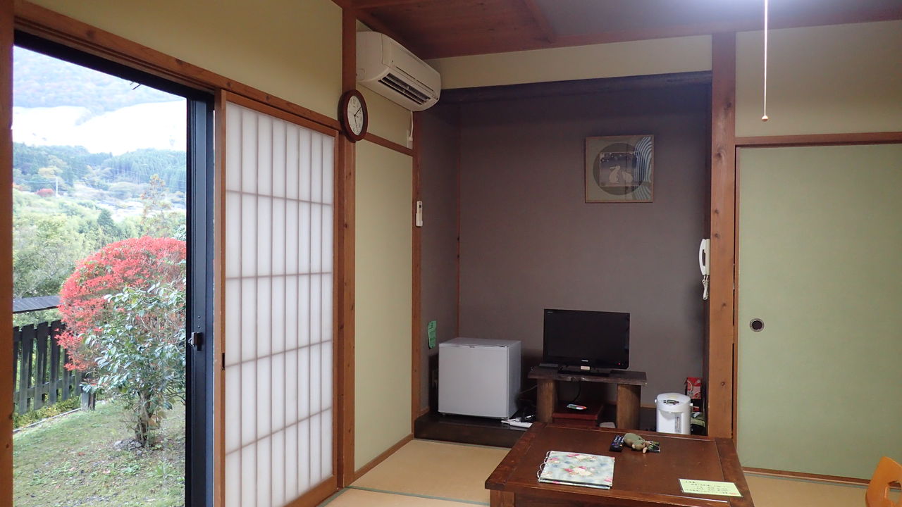 湯坪温泉 里やど月乃家 棚田越しに九重を望む小宿で掛け流しの月見露天を その1 部屋編 温泉大好きめぐり旅 2 湯坪温泉 里やど月乃家 棚田越しに九重を望む小宿で掛け流しの月見露天を その1 部屋編 温泉大好きめぐり旅 2