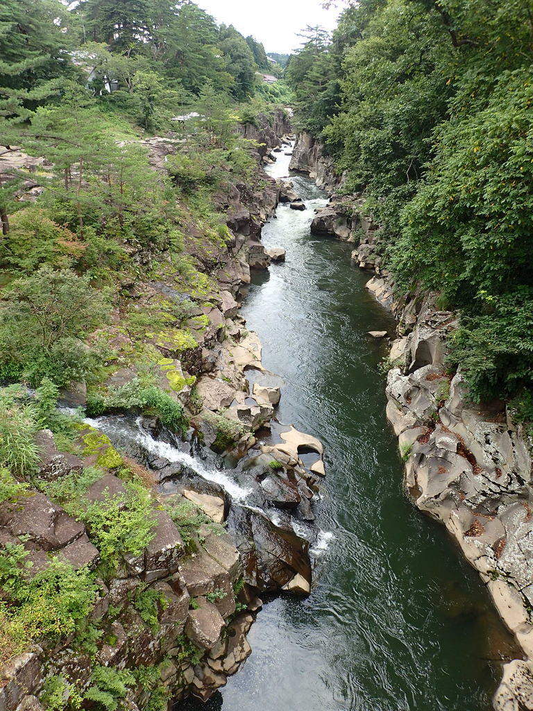 厳美渓（げんびけい）と猊鼻渓（げいびけい）・岩手県一関市 : 温泉