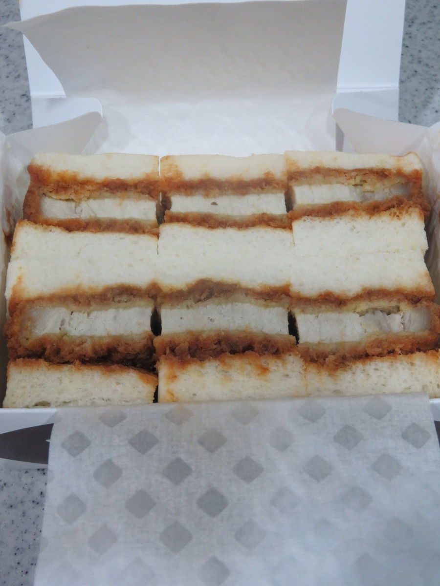 万かつサンド うるうる Mio様の名古屋食べ歩き日記 万かつサンド うるうる Mio様の名古屋食べ歩き日記