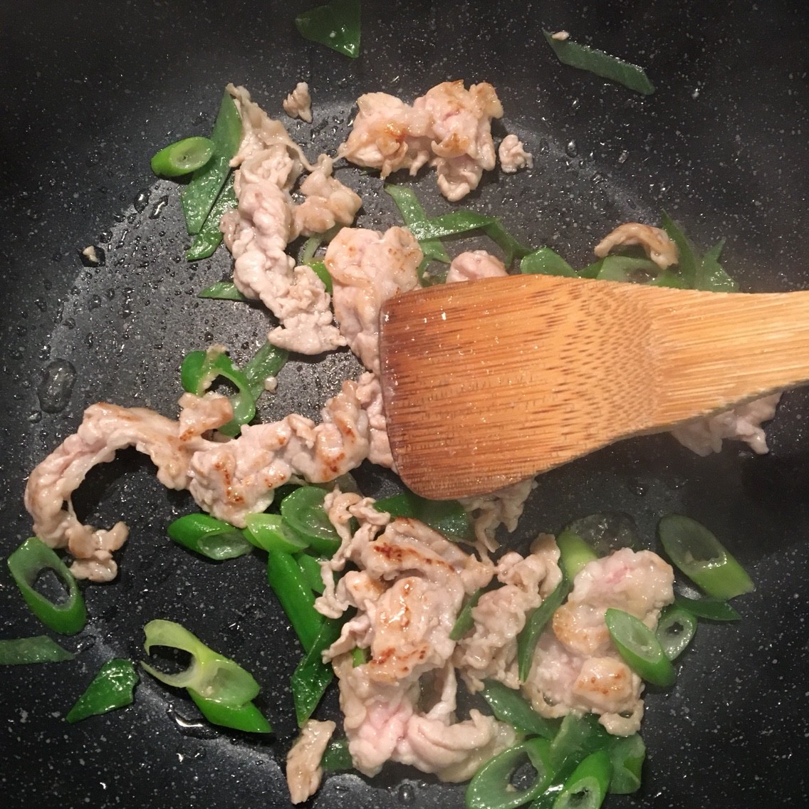 子供も食べれる まろやか味の豚キムチ 父不在の夕食 うさぎ食堂
