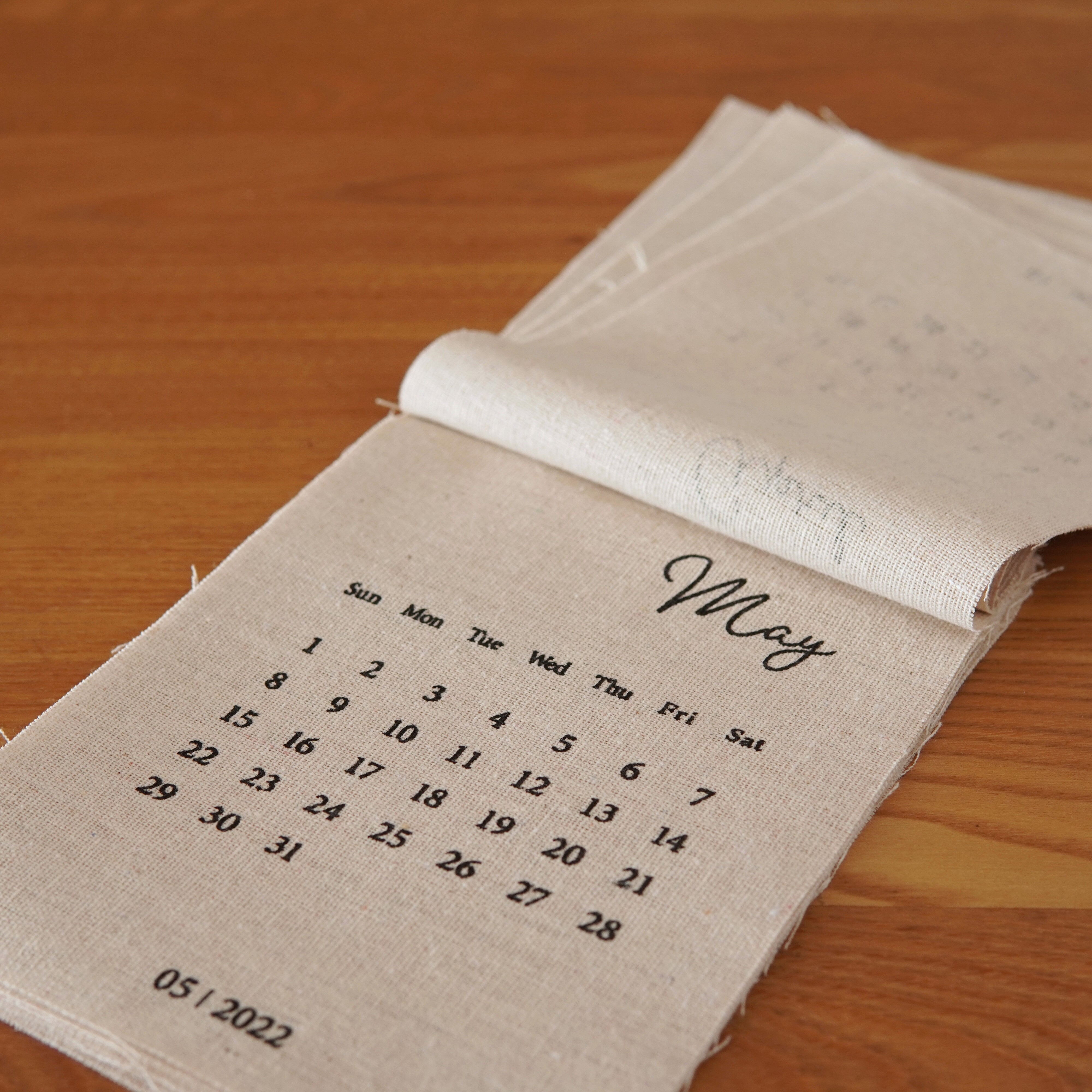 話題の ダイソー新商品 ファブリックカレンダー 飾るだけでおしゃれ インテリアになる大人気アイテム Usagi Works Powered By ライブドアブログ