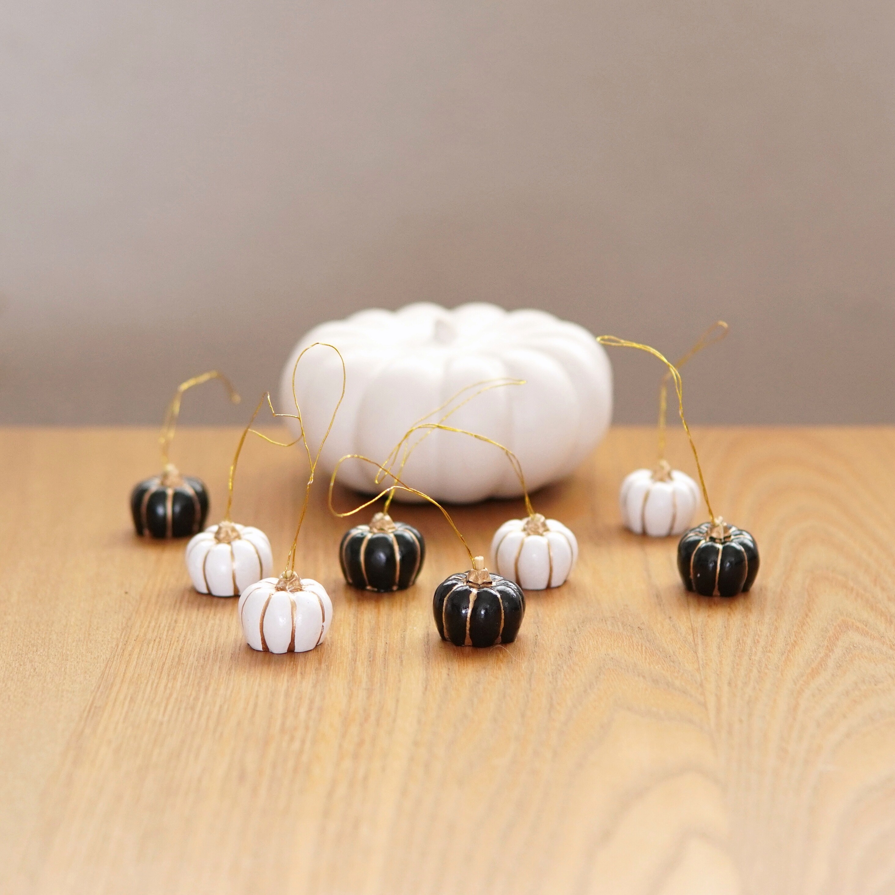 100均 セリア 新作ハロウィングッズ 一目惚れしたパンプキンオーナメントが モノトーンで可愛すぎる Usagi Works Powered By ライブドアブログ