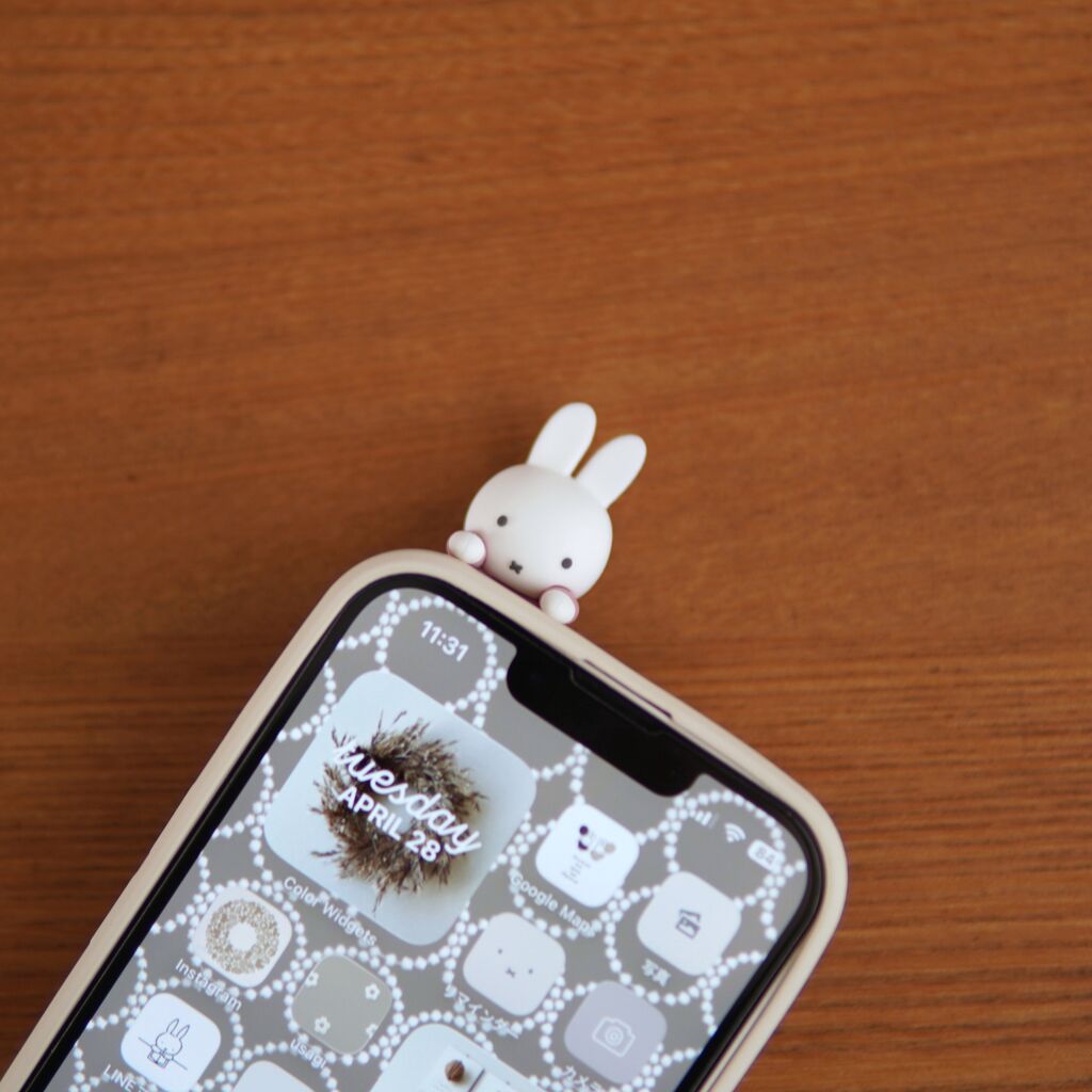 即完売する【ミッフィー新商品】ひょっとも！可愛すぎる小さなスマホ