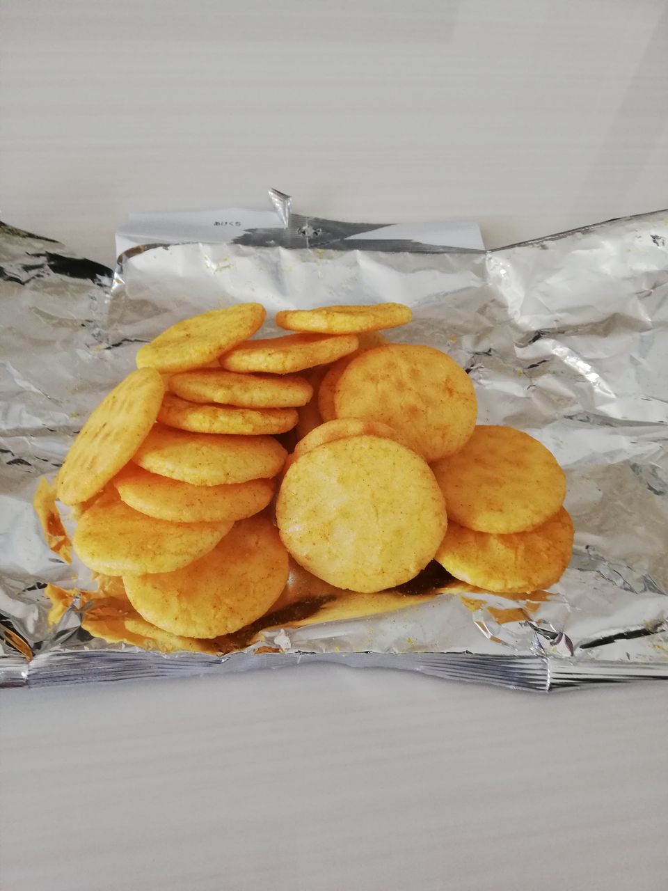 スパイシーでコク深い濃厚カレーせん 販売者 ファミリーマート 製造 亀田製菓 株 徒然カレー日記 スパイシーでコク深い濃厚カレーせん 販売者 ファミリーマート 製造 亀田製菓 株 徒然カレー日記