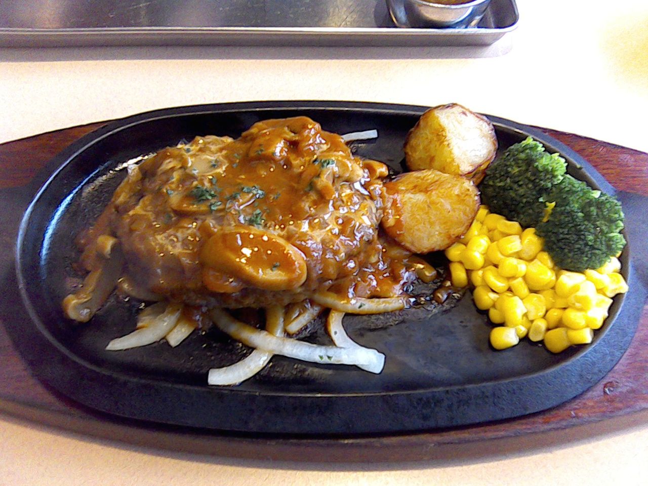 フライングガーデン 爆弾ハンバーグ デミハンバーグ 濃厚wチーズinハンバーグ うさくま生活