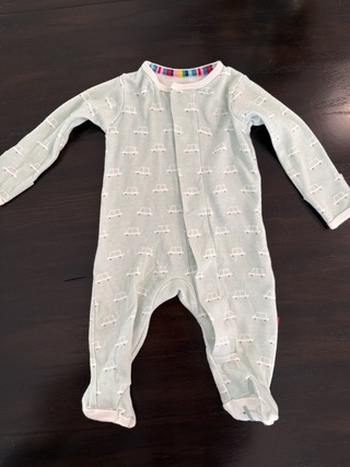 E692327E-2A94-4FD8-A999-B349CD484112_1_105_c