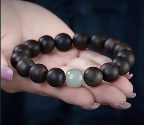 沈香ブレスレット