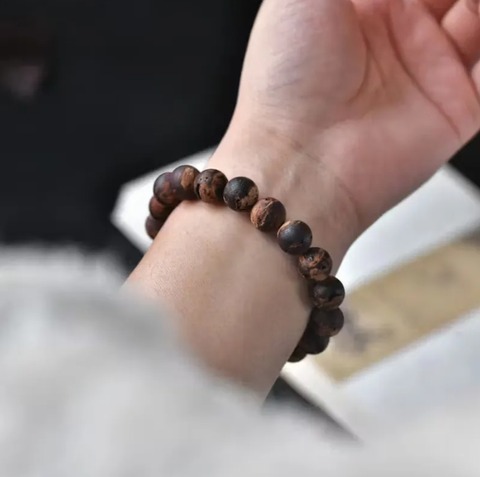 沈香ブレスレット