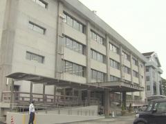 朝の電車内で女子高生の尻触ったか 市職員の22歳男逮捕